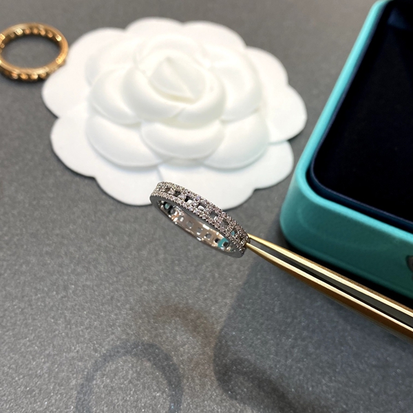 ティファニーアクセサリー背面デザイン
